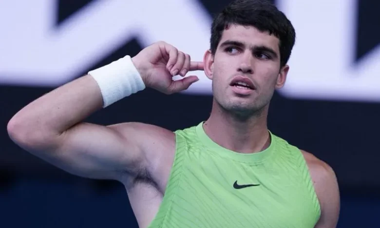 Alcaraz Beats Zverev in Longest Australian Open Semi-Final Ever 8 Alcaraz digs deep to defeat Zverev and keep career Grand Slam hopes alive.